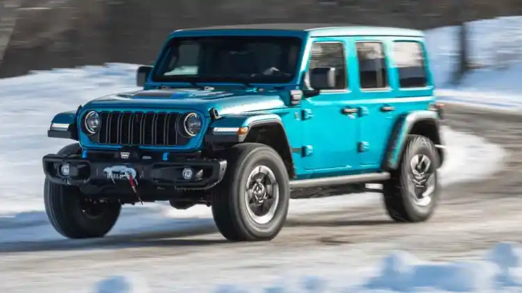 Sandstorm in the Engine Bay: Jeep’s 2025 SUV Recall Exposes Hybrid Reliability Gaps